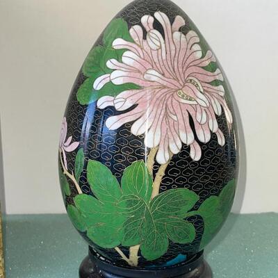 AA  CONTEMPORARY CLOISONNE EGG FLOWERS & LEAVES BLACK BACKGROUND FITTED BASE