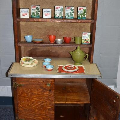 Childs Size Hutch w/ plates