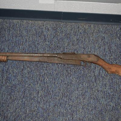 Light brown wood crack n' barrel