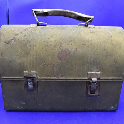Rusty Lunch Box