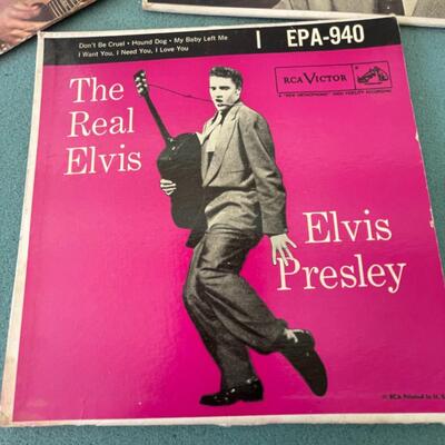 AA  VINTAGE ELVIS LOVING YOU/TEDDY BEAR IN SLEEVE 2 EPAs