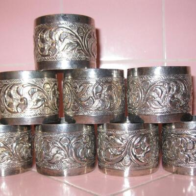 MS Set of 8 Silver Plate Napkin Rings Floral Decoration