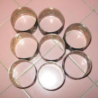 MS Set of 8 Silver Plate Napkin Rings Floral Decoration