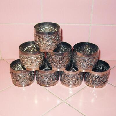 MS Set of 8 Silver Plate Napkin Rings Floral Decoration
