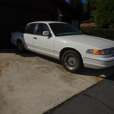 LOT #111  ONLY 51,400 MILES!  1996 CROWN VICTORIA LX ORIGINAL OWNER CAR! CLEAN TITLE