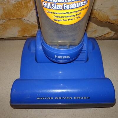 LOT 632  DIRT DEVIL VACUUM AND VINTAGE SALTON FOOD WARMER