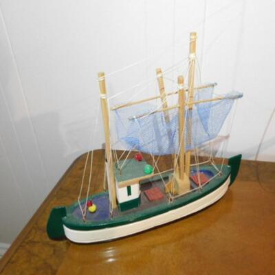 Collection of Ship Themed Art, Book Ends, and More