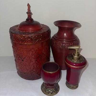 Red Bathroom Decor (LR-SW)