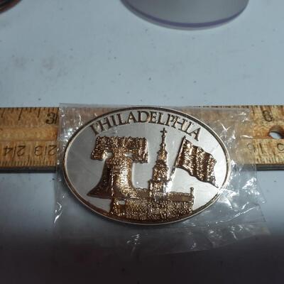 Lot of 3 Bells incl. Glass bell fridge magnet and liberty bell