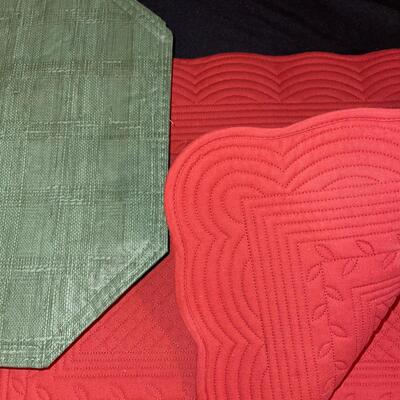 Placemats, Napkin Holders, Doilies, and Other Table Linens (H-SW)