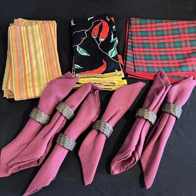 Placemats, Napkin Holders, Doilies, and Other Table Linens (H-SW)