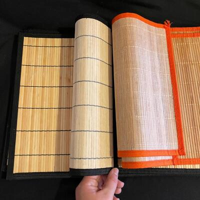 Placemats, Napkin Holders, Doilies, and Other Table Linens (H-SW)