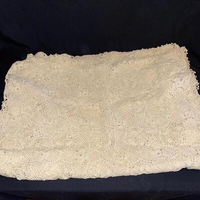 Placemats, Napkin Holders, Doilies, and Other Table Linens (H-SW)