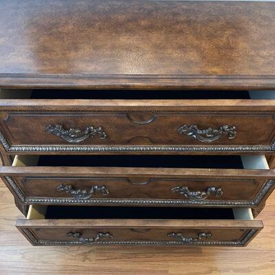 Large Decorative Three Drawer Dresser (H-SW)