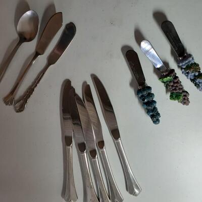 Lot of 11 assorted silverware