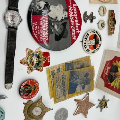 Large Lot of Vintage Hopalong Cassidy Collectibles Ephemera Cards Pocket Knife Buttons Badges Watches and Ring