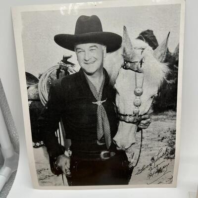 Large Lot of Vintage Hopalong Cassidy Collectibles Ephemera Cards Pocket Knife Buttons Badges Watches and Ring