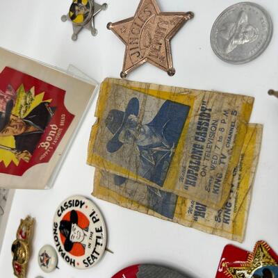 Large Lot of Vintage Hopalong Cassidy Collectibles Ephemera Cards Pocket Knife Buttons Badges Watches and Ring