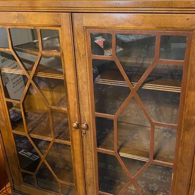 Beautiful Wood Display Cabinet with Glass Overlay Pattern Doors