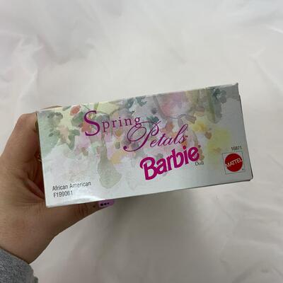 -107- Spring Petals Barbie (1996) | Avon