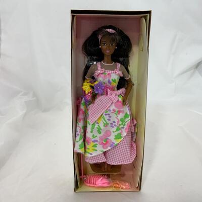 -107- Spring Petals Barbie (1996) | Avon