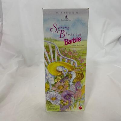 -109- Spring Blossom Barbie (1995) | Avon