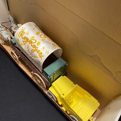 Antique Roy Rogers Fix-It Chuck Wagon and Jeep by Ideal in Original Box