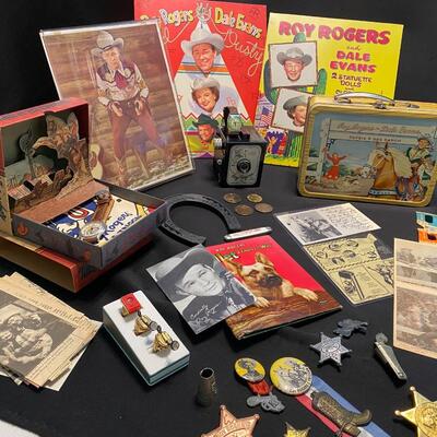 Large Lot of Roy Rogers Vintage Collectibles Ephemera Lunch Box Thermos Books Coins Badges Pins and Horseshoe