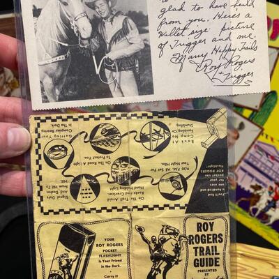 Large Lot of Roy Rogers Vintage Collectibles Ephemera Lunch Box Thermos Books Coins Badges Pins and Horseshoe