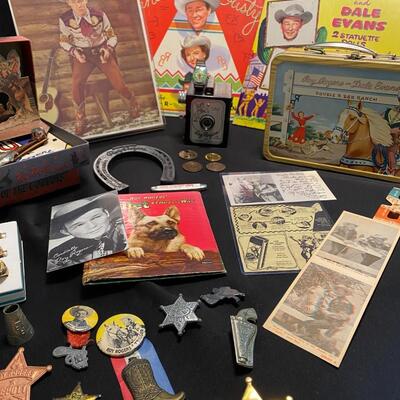 Large Lot of Roy Rogers Vintage Collectibles Ephemera Lunch Box Thermos Books Coins Badges Pins and Horseshoe