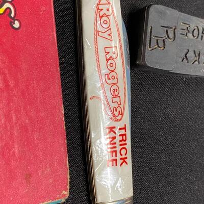 Large Lot of Roy Rogers Vintage Collectibles Ephemera Lunch Box Thermos Books Coins Badges Pins and Horseshoe