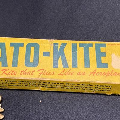 Lot of 5 Buck Rogers Strato Kite in Box Buttons and Pins