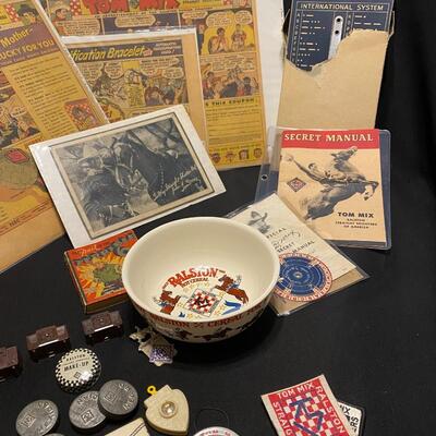 Lot of 1930s and 1940s Tom Mix Comics Ephemera Buttons Pins Pocket Knife and Collectibles