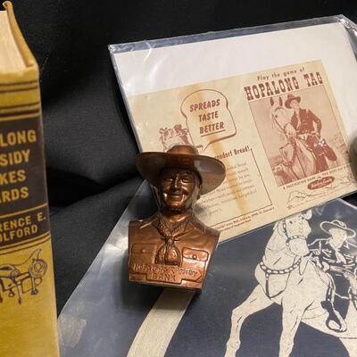 Large Lot of Vintage Hopalong Cassidy Books Toys Gun Clock Collectibles and Ephemera