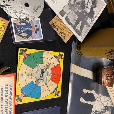 Large Lot of Vintage Hopalong Cassidy Books Toys Gun Clock Collectibles and Ephemera