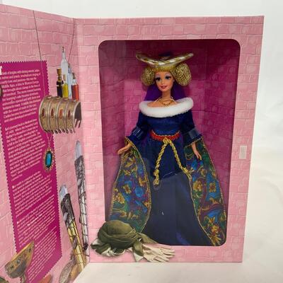 -155- Medieval Lady Barbie (1994) | Great Eras