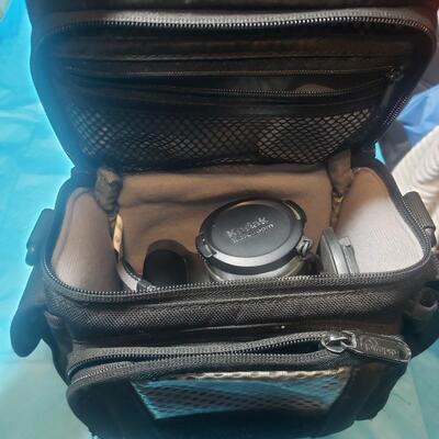 Kodak easyshare Z740 camera with bag