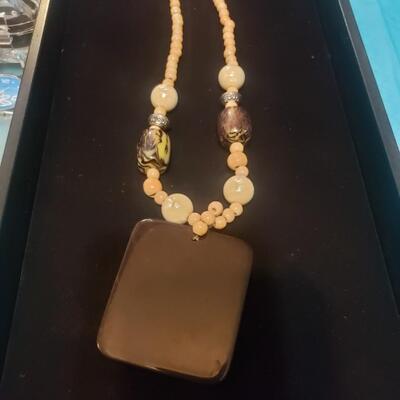 Costume jewelry necklace