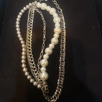 Costume jewelry necklace