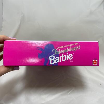 -194- Paleontologist Barbie (1996) | Career Collection