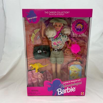 -194- Paleontologist Barbie (1996) | Career Collection