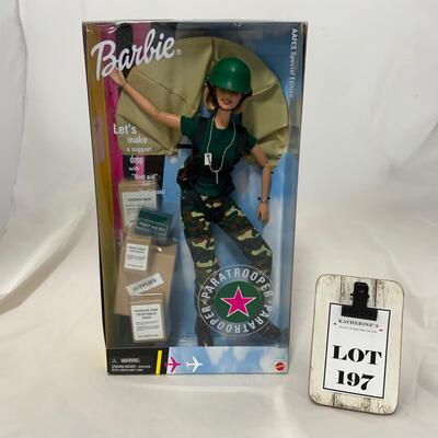 -197- Paratrooper Barbie (2000)