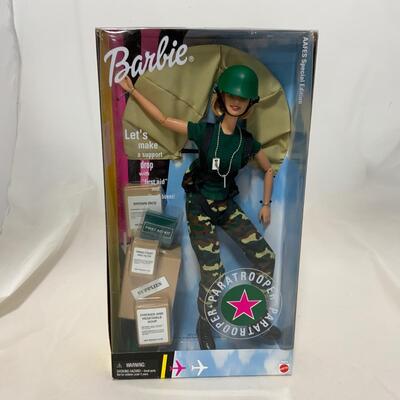 -197- Paratrooper Barbie (2000)