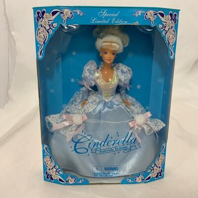 -219- Fairytale Holiday Cinderella (1997) | Jakks Doll