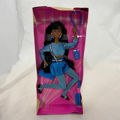 -222- Dance Moves Barbie (1995)
