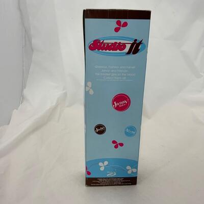 -224- Studio It Doll (2005) | Integrity Toys