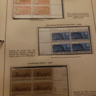 Minkus 1968 to 1972 plate block stamp book 224 stamps in book