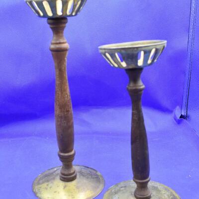 2 candle sticks