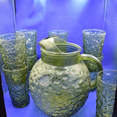 Green pitcher w/12 glasses LOT