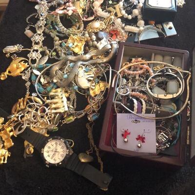 Costume jewelry lot